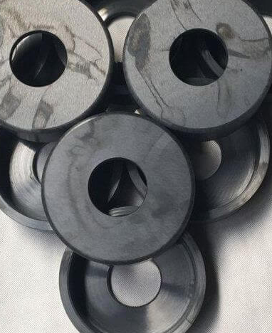 What are the main characteristics of silicon nitride