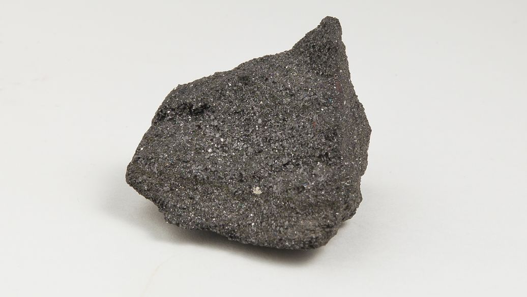What are the main uses of chromium carbide Cr3C2